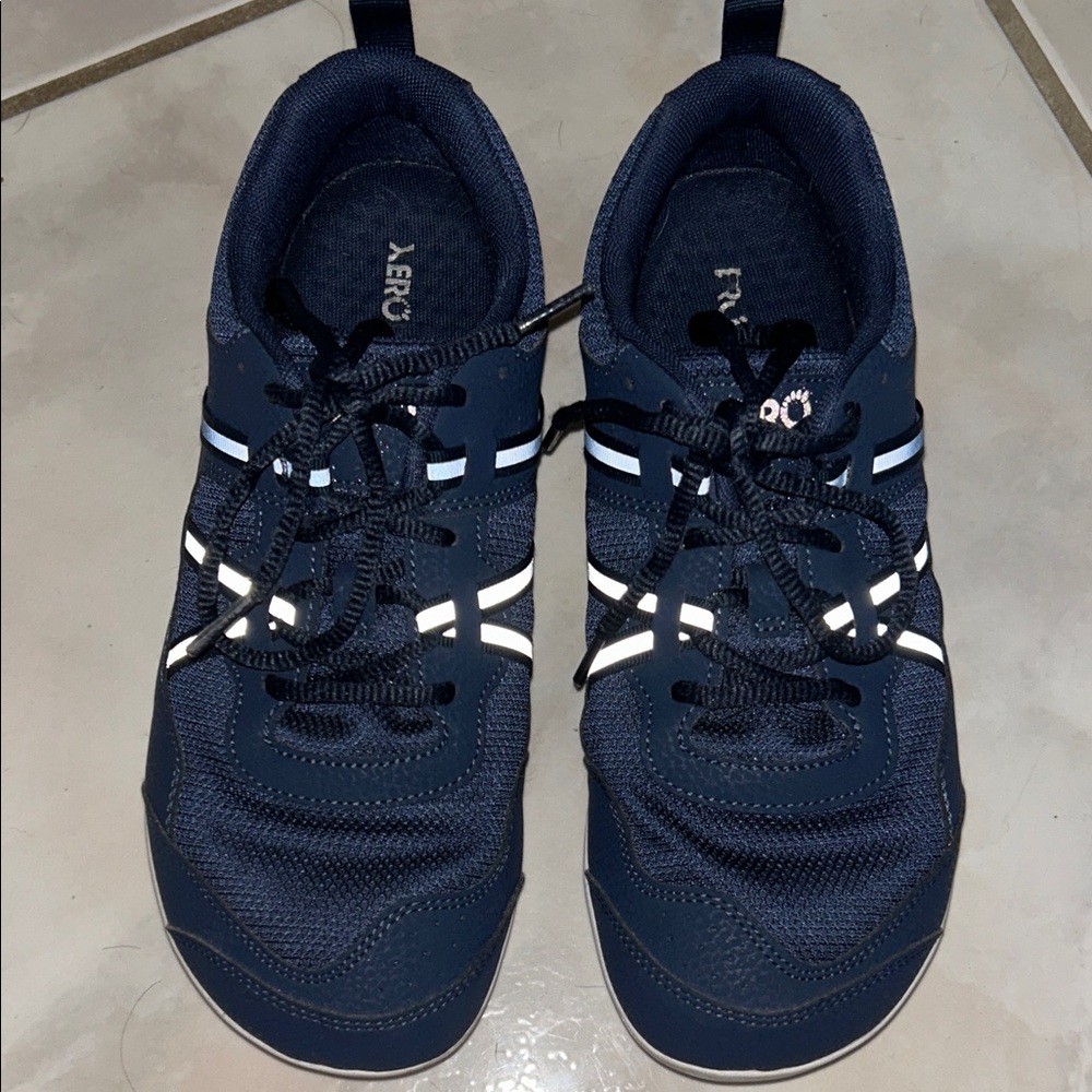 Xero Prio VGC barefoot style Navy Blue Athletic Shoes EU 41